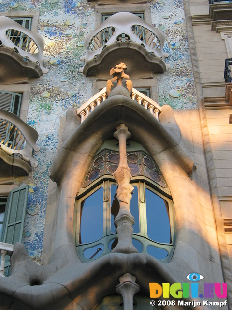 21211 Casa Batllo